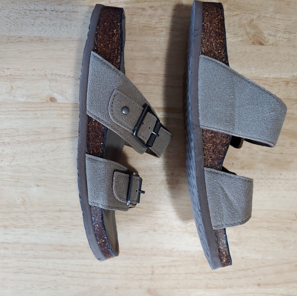 🚤 Maddens Version of Birkenstocks - Picture 4 of 4